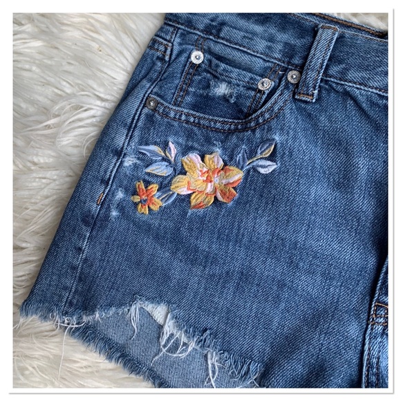 American Eagle Mom Short Embroidered Denim Jean Shorts Blue Orange Size 6 - Picture 2 of 11